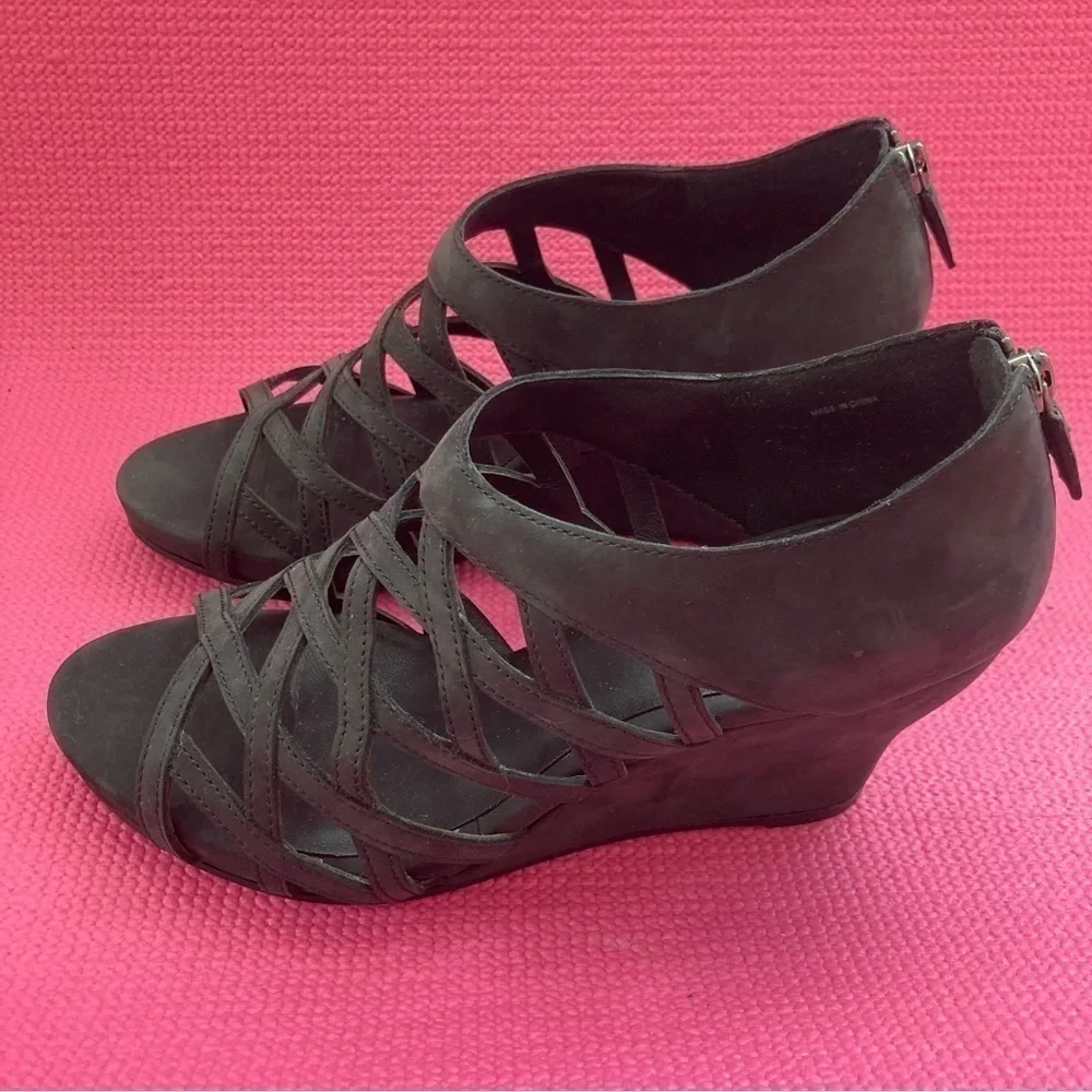 Eileen Fisher Wedge  Women's Sz 7.5 Caged Lattice Back Zip Black Leather